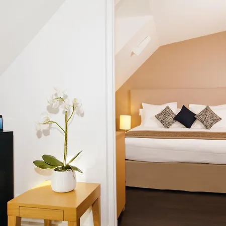 Residhome Opera Aparthotel 4*